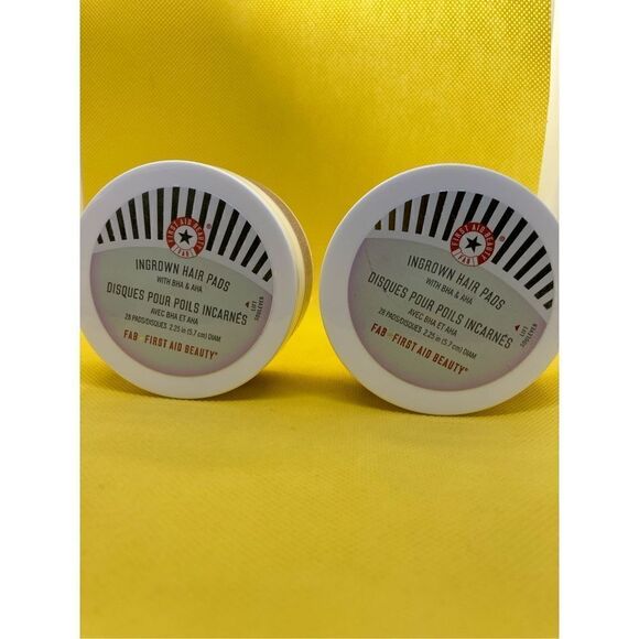 2/$38 First Aid Beauty Ingrown Hair Pads - Picture 1 of 2